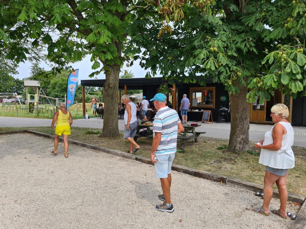 Villa Aan 'T Wiel Op Recreatiepark De Wielen Sint Maarten Exteriör bild